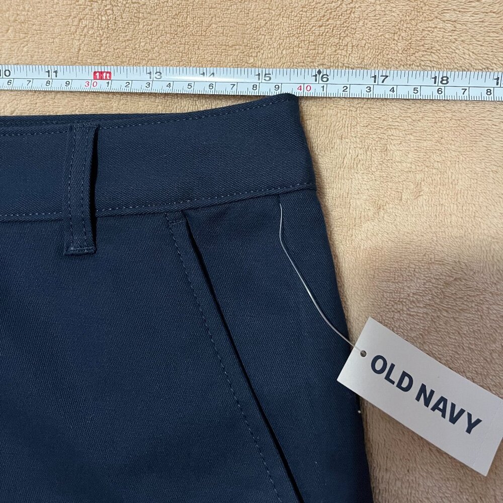 High-Waisted Bermuda Short 7" Inseam - Picture 3 of 6